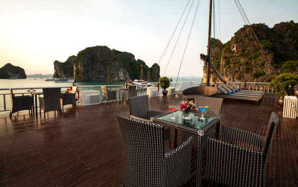 Croisière Ruby 4 étoiles  – Découvrez le confort et l’élégance – 3 jours 2 nuits – Baie d’Halong et baie de Lanha – Image 5